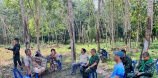 กอ.รมน.ภาค 4 สน. ให้ความช่วยเหลือ เจ้าของสวนยางพาราที่ได้รับความเสียหายจากเหตุการณ์เฮลิคอปเตอร์ ลงจอดฉุกเฉิน