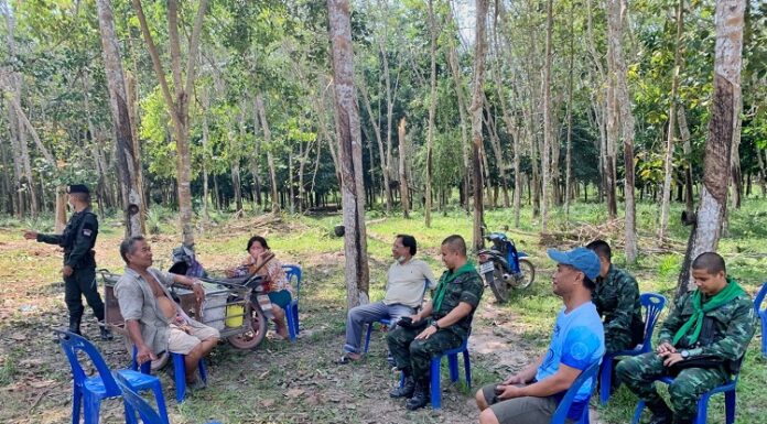 กอ.รมน.ภาค 4 สน. ให้ความช่วยเหลือ เจ้าของสวนยางพาราที่ได้รับความเสียหายจากเหตุการณ์เฮลิคอปเตอร์ ลงจอดฉุกเฉิน