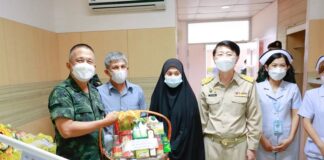 เยี่ยมให้กำลังใจเจ้าหน้าที่ อส. ที่ได้รับบาดเจ็บจากเหตุลอบวางระเบิดในพื้นที่อำเภอไม้แก่น จังหวัดปัตตานี