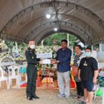 รอง ผอ.รมน.ภาค 4 สน. เป็นประธานในพิธีสวดพระอภิธรรมศพ พร้อมเยี่ยมปลอบขวัญประชาชนและญาติผู้เสียชีวิต