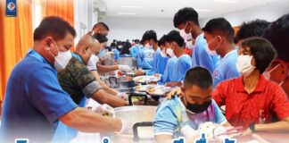 คืนสู่เหย้า รวมพลังเยาวชนรวมใจไทยเป็นหนึ่ง กองทัพเรือ ในกิจกรรม “ทำความดีเพื่อสังคม เลี้ยงอาหารกลางวันน้อง”