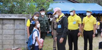 รองแม่ทัพภาคที่ 4 เป็นประธานในพิธีส่งมอบบ้านตามโครงการ “หน่วยเฉพาะกิจสงขลาช่วยเหลือประชาชน” พัฒนาคุณภาพชีวิตประชาชนในพื้นที่