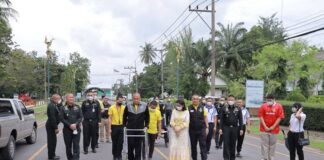 ทานข้าวยามเที่ยงร่วมกัน กินอยู่หลับนอนมากว่า 10 วันในบ้านหลังนี้ ค่ายเสนาณรงค์ มณฑลทหารบกที่ 42 ทุกส่วนร่วมด้วยช่วยกัน ขอขอบคุณที่เป็นเบื้องหลังในการสนับสนุน และอำนวยความสะดวก