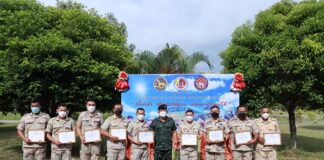 รองแม่ทัพน้อยที่ 4 เป็นประธานการประชุมผลการปฏิบัติงานประจำปีงบประมาณ 2565 ร่วมหารือเพื่อเพิ่มศักยภาพชุดคุ้มครองตำบลในพื้นที่