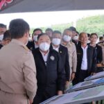 แม่ทัพภาคที่ 4 ให้การต้อนรับ รองนายกรัฐมนตรี ลงพื้นที่ สุราษฎร์ธานี ติดตามสถานการณ์น้ำ รับมืออุทกภัย ขณะที่ กองทัพภาคที่ 4 สั่งหน่วยเตรียมพร้อมรับมือตลอด 24 ชั่วโมง