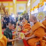 แม่ทัพภาคที่ 4 ร่วมทอดกฐินสามัคคี ณ วัดช้างให้ จังหวัดปัตตานี เพื่อร่วมกันสืบทอดวัฒนธรรมประเพณีทางพระพุทธศาสนา