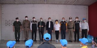 แม่ทัพภาคที่ 4 ตรวจเยี่ยมเขตเศรษฐกิจใจกลางเมืองหาดใหญ่ ย้ำมาตรการความปลอดภัย กฎระเบียบช่วงวันลอยกระทง พร้อมให้กำลังใจเจ้าหน้าที่วิทยุเครื่องแดงในการปฏิบัติงาน