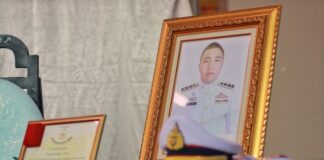 ผบ.ทบ. เป็นประธานสวดพระอภิธรรมศพ ร.อ.ชินดนัย แร่ทอง ณ วัดนิคมประทีป ต.โคกหล่อ อ.เมือง จ.ตรัง ก่อนจะมีพิธีพระราชทานเพลิงศพในวันที่ 21 พ.ย. นี้