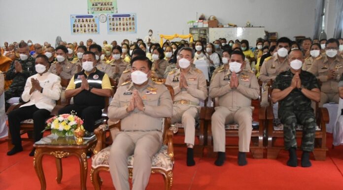 พุทธศาสนิกชนชาวนราธิวาส พร้อมใจ ร่วมพิธีสวดมนต์เจริญจิตตภาวนาถวายพระราชกุศล แด่สมเด็จพระเจ้าลูกเธอ เจ้าฟ้าพัชรกิติยาภา นเรนทิราเทพยวดี กรมหลวงราชสาริณีสิริพัชร มหาวัชรราชธิดา และพิธีถวายปัจจัยสมทบทุนบุญกฐิน ผ้าป่าสามัคคี กิจกรรมพบปะเสวนาองค์กรพุทธจังหวัดชายแดนภาคใต้ ณ วัดพรหมนิวาส อ.เมือง จ.นราธิวาส