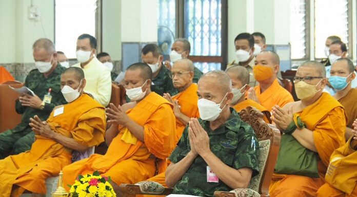 รอง ผอ.รมน.ภาค 4 ส่วนหน้า เป็นประธานกิจกรรมถวายปัจจัยสมทบบุญกฐินและผ้าป่าในพื้นที่ จ.ยะลา