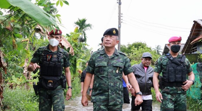 รองแม่ทัพภาคที่ 4 เร่งให้ความช่วยเหลือประชาชนที่ได้รับผลกระทบจากอุทกภัย หลังมีฝนตกในพื้นที่อย่างต่อเนื่อง