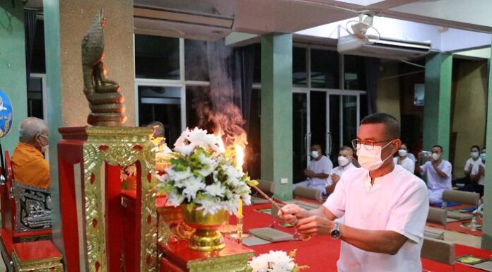 กอ.รมน.ภาค 4 ส่วนหน้า นำกำลังพลไหว้พระสวดมนต์ในวันธรรมสวนะ