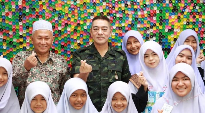 มทภ.4 ร่วมมหกรรมวิชาการ ครบรอบ 71 ปี ธรรมวิทยาฯ เพื่อเปิดโอกาสให้คณะครู นักเรียน แสดงผลงานทางวิชาการ ถ่ายทอดบุคลากร นำความเจริญสู่พื้นที่ จชต.