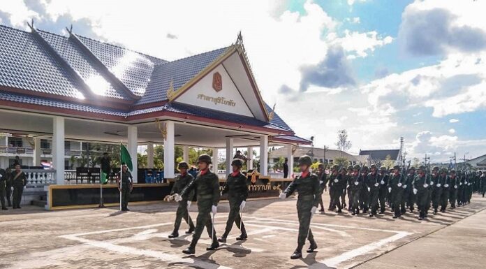 ซักซ้อมพิธีสวนสนาม กระทำสัตย์ปฏิญาณตน ต่อธงชัยเฉลิมพล ณ กองพลทหารราบที่ 15