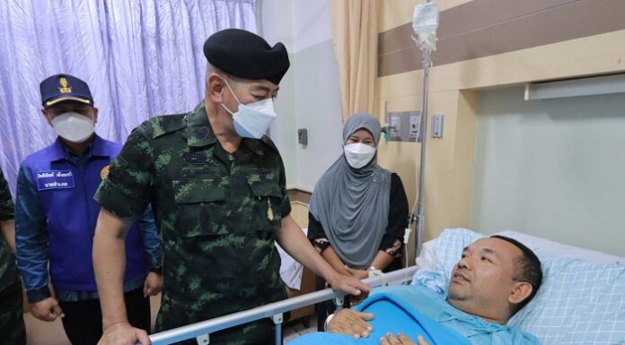 แม่ทัพภาคที่ 4 เยี่ยมให้กำลังใจ กำลังพลที่ได้รับบาดเจ็บจากเหตุการณ์ความรุนแรง เมื่อ 11 มกราคม ที่ผ่านมา