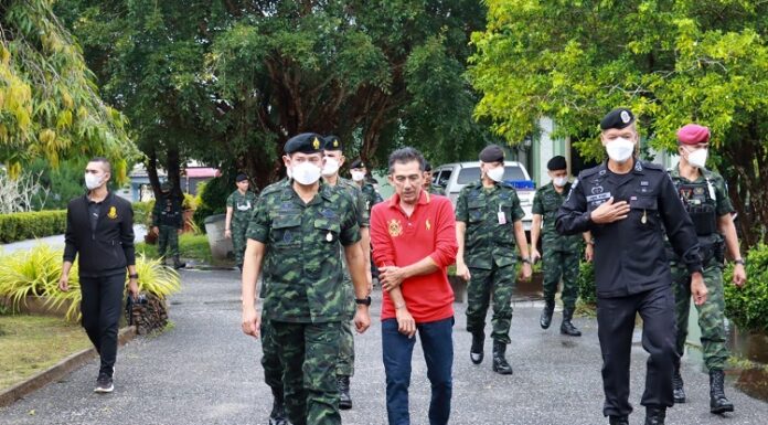 รองแม่ทัพภาคที่ 4 เยี่ยมชมวังเก่า ย้อนรอยประวัติศาสตร์เจ้าเมืองยะหริ่ง จ.ปัตตานี