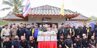 รอง มทภ.4 ติดตามตรวจเยี่ยมกำลังภาคประชาชน พร้อมกำชับการปฏิบัติต้องมีสติ ไม่ประมาท เพื่อเสริมสร้างความเข้มแข็ง มั่นคงปลอดภัยในพื้นที่ อำเภอยะหา จังหวัดยะลา