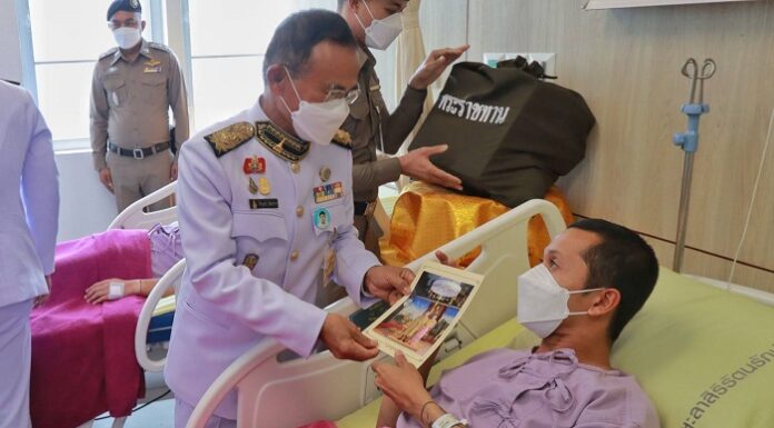 องคมนตรี เป็นประธานพระราชทานเพลิงศพ และเยี่ยมให้กำลังใจเจ้าหน้าที่ได้รับบาดเจ็บจากเหตุคนร้ายลอบวางระเบิดในพื้นที่ อ.บันนังสตา จ.ยะลา เมื่อวันที่ 17 ก.พ. 66 ที่ผ่านมา