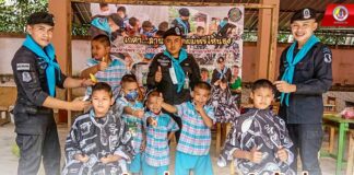 “เกศาสานใจ เพื่อเยาวชนในพื้นที่” ทหารพราน 44 บริการตัดผมให้กับเด็กนักเรียน โรงเรียนชุนชนบ้านทุ่งคล้า อำเภอสายบุรี จังหวัดปัตตานี