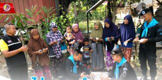 มอบไก่กระดูกดำพระราชทาน ส่งเสริมอาชีพให้กับประชาชน