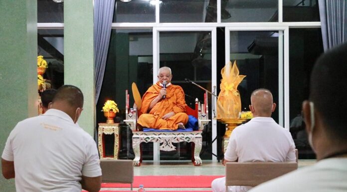 กอ.รมน.ภาค 4 ส่วนหน้า นำกำลังพลไหว้พระสวดมนต์ในวันธรรมสวนะ ประจำเดือนมีนาคม 2566