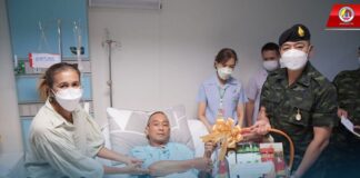 แม่ทัพภาคที่ 4 เยี่ยมให้กำลังใจ เจ้าหน้าที่ทหารพรานบาดเจ็บ ได้รับบาดเจ็บจากเหตุความรุนแรงในพื้นที่ อ.ยะรัง จ.ปัตตานี