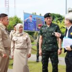 ผู้ปกครองและบรรดาญาติๆ มารอรับนักศึกษาไทยชายแดนใต้จากซูดานชุดที่ 2 จำนวน 60 คน บรรยากาศอบอวลไปด้วยความดีใจอุ่นใจที่ลูกหลานกลับบ้านอย่างปลอดภัย