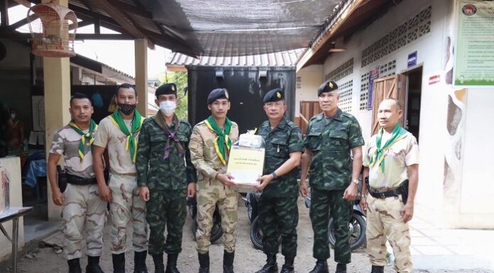 รอง ผอ.รมน.ภาค 4 สน. ลงพื้นที่ตรวจเยี่ยมชุดคุ้มครองตำบลในพื้นที่ อำเภอเมือง จังหวัดยะลา ติดตามสถานการณ์ เพื่อปรับแผนการปฏิบัติงานในห้วง 10 วันสุดท้ายของเดือนรอมฎอน