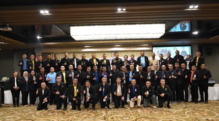 พิธีปิดการสัมมนาปรับแนวทางการปฏิบัติงานรอบ 6 เดือน เพื่อให้ปฏิบัติงานอย่างมีประสิทธิภาพ พร้อมสร้างสันติสุข จชต. อย่างยั่งยืน
