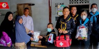 หมอเดินเท้า ลงพื้นที่พบปะเยี่ยมเยียนผู้ป่วย ผู้สูงอายุ พร้อมมอบยาเวชภัณฑ์ ถุงยังชีพ และแนะนำการดูแลสุขภาพให้ประชาชนในพื้นที่ อ.ระแงะ จ.นราธิวาส