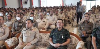 แม่ทัพภาคที่ 4 ฝากกำนัน ผู้ใหญ่บ้าน เป็นหูเป็นตา แนะนำ ชี้แนะ ส่งเสริม สนับสนุนสิ่งที่ถูกต้อง ให้แก่เด็กเยาวชน ตลอดจนชุมชน เพื่อต่อยอดความคิดและพัฒนาคุณภาพชีวิต ยกระดับชุมชนให้เจริญพัฒนายิ่งขึ้นไป