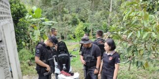 เจ้าหน้าที่ตั้งจุดตรวจจุดสกัดที่นราธิวาสยึดอาวุธปืน 5 กระบอก ส่งผู้ต้องสงสัยดำเนินคดี