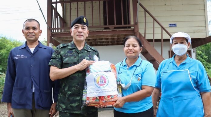 มทภ.4 ตรวจเยี่ยมโครงการฟาร์มตัวอย่างฯ บ้านน้ำดำ อ.หนองจิก แหล่งสร้างอาชีพสร้างรายได้ เพื่อให้สมาชิกสามารถพึ่งตนเองได้อย่างยั่งยืน