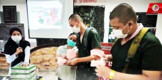 เพิ่มพูนความรู้ปัญหาสุขภาพช่องปาก และอบรมครู ข สอนช่วยชีวิตขั้นพื้นฐาน ให้กับน้องคนเล็กของกองทัพบก