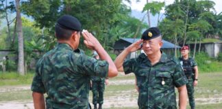 รอง ผอ.รมน.ภาค 4 สน. ลงพื้นที่ตรวจเยี่ยมชุดคุ้มครองตำบลตะโละดือรามัน หารือพร้อมปรับแนวทางการปฏิบัติงาน หลังผู้ก่อเหตุรุนแรงสร้างสถานการณ์อย่างต่อเนื่อง