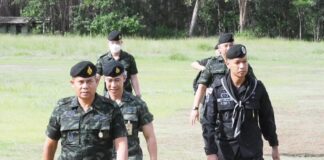 รองแม่ทัพภาคที่ 4 ตรวจเยี่ยมการปฏิบัติงานของเจ้าหน้าที่ใน จชต. เน้นย้ำให้อำนวยความสะดวกประชาชนในช่วงเทศกาลเฉลิมฉลองวันฮารีรายออีดิ้ลอัฎฮา