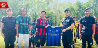 ทหารนาวิกโยธินร่วมกิจกรรมกีฬารายอสัมพันธ์ สร้างความรักสามัคคีกับประชาชนในพื้นที่ บ.ละหาร จ.นราธิวาส