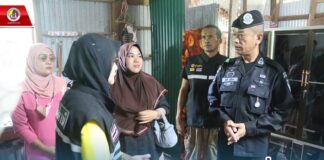 ทหารพรานซ่อมแซมบ้านส่งมอบสิ่งของ ต่อครอบครัวผู้ได้รับผลกระทบจากเหตุการณ์บังคับใช้กฎหมายในพื้นที่ ม.3 บ.ควนลาแม ต.นาเกตุ อ.โคกโพธิ์ จ.ปัตตานี