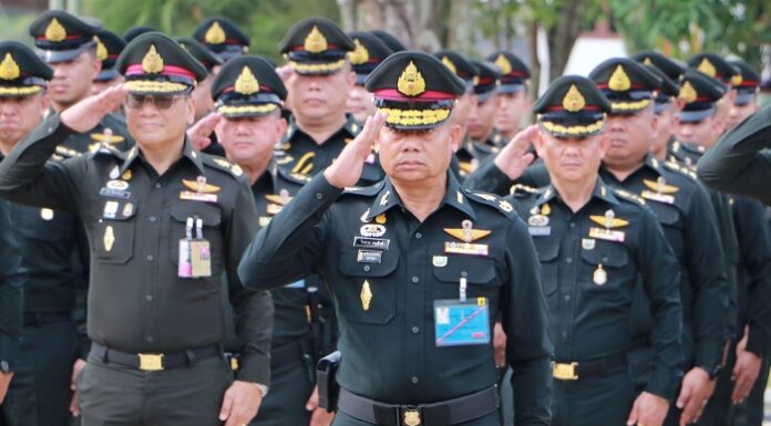 ศิษย์เก่า รร.จปร.ที่ปฏิบัติภารกิจในพื้นที่ จชต. วางพวงมาลาพระบรมรูป ร.5 เพื่อรำลึกวันพระราชทานกำเนิด รร.จปร.ครบ 136 ปี 5 สิงหาคม