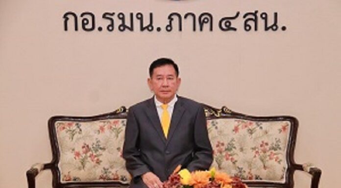 ผู้แทนพระองค์ หม่อมเจ้าอุทัยกัญญา ภาณุพันธุ์ ประทานวัตถุมงคลเพื่อเป็นสิริมงคลแด่ทหารที่ปฏิบัติงานในพื้นที่ จชต.