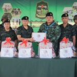 รอง ผอ.รมน.ภาค 4 สน. ตรวจเยี่ยมหน่วยในพื้นที่ ติดตามสถานการณ์ ย้ำเพิ่มความเข้มงวดเฝ้าระมัดระวังและอำนวยความสะดวกในห้วงเทศกาลปีใหม่