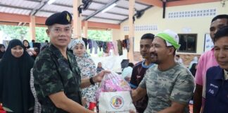 รองแม่ทัพภาคที่ 4 ลงพื้นที่ตรวจเยี่ยมผู้ประสบเหตุน้ำท่วม ในพื้นที่ ต.บาลอ อ.รามัน จ.ยะลา