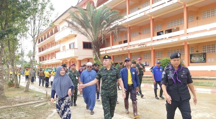 8 อำเภอของปัตตานี อ่วมหนัก รับน้ำจากนราธิวาส หนักสุดในรอบ 50 ปี อาลัย อส.สายบุรี ช่วยเหลือน้ำท่วมจนนาทีสุดท้ายของชีวิต