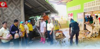 ทหารพราน 41 ร่วมฟื้นฟูปรับปรุงภูมิทัศน์พื้นที่ พร้อมมอบสิ่งของอุปโภคบริโภคให้กับผู้ประสบภัย หลังประสบอุทกภัยในพื้นที่ อ.รามัน จ.ยะลา