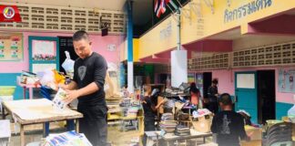 ทหารพราน 48 ช่วยทำความสะอาดโรงเรียนราชพัฒนา ต.มะรือโบออก อ.เจาะไอร้อง จ.นราธิวาส หลังน้ำลด