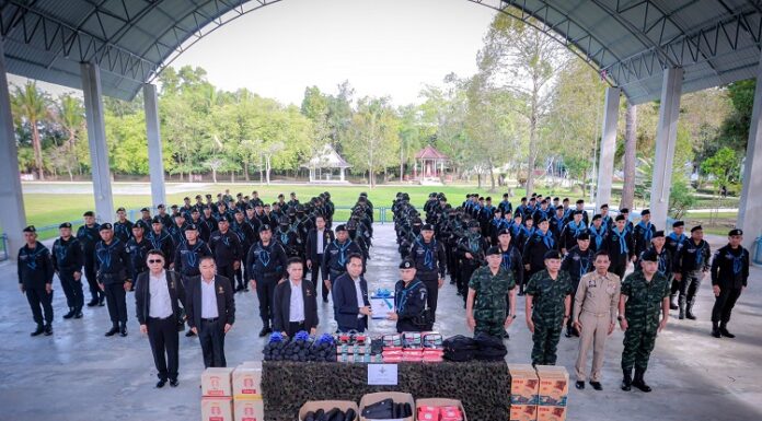 รมว.กลาโหม ลงพื้นที่ จชต. ติดตามงานด้านความมั่นคง และแผนฟื้นฟูหลังน้ำลด สั่งทุกหน่วยระดมสรรพกำลังเร่งให้การช่วยเหลือโดยด่วน