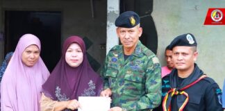 ผบ.ฉก.นราธิวาส พบปะให้กำลังใจครอบครัวบุคคลสูญหาย ผลกระทบจากสถานการณ์เหตุอุทกภัย ในพื้นที่ อ.ระแงะ จ.นราธิวาส