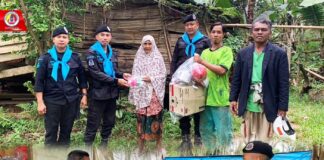 ทหารพราน 49 พบปะพูดคุยพัฒนาสัมพันธ์ พร้อมมอบสิ่งของเครื่องใช้ในครัวเรือนให้กับประชาชนที่ได้รับผลกระทบอุทกภัยที่ผ่านมา