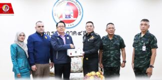 มทภ.4 รับมอบเครื่องฟอกอากาศ จากนายกษิดิศ อาชวคุณ สมาชิกวุฒิสภา พร้อมพบปะหารือการพัฒนาระบบการศึกษาในพื้นที่ จชต.