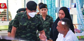 แม่ทัพภาค 4 เข้าเยี่ยมกำลังพลถูกกลุ่มผู้ก่อเหตุลอบวางระเบิดที่จ.ปัตตานี และเหตุล่าสุดถูกซุ่มยิงที่จ.นราธิวาส